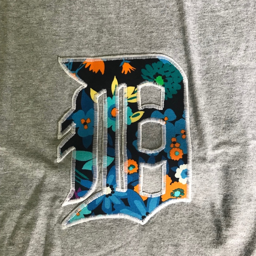 Detroit Olde English D T-shirt Size L